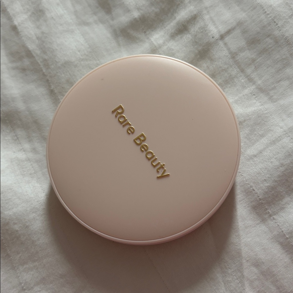 Rare beauty summer feels soft matte powder bronzer - Picture 4 of 5